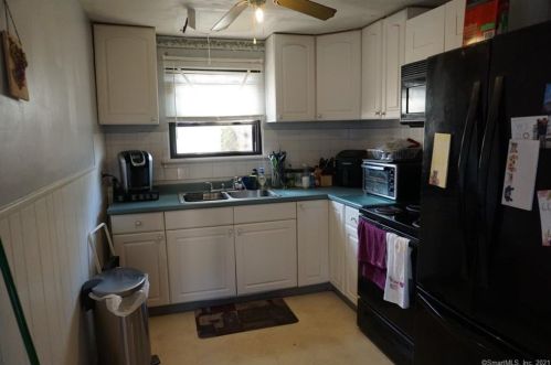 54 Braeburn Ln, Middletown, CT 06457-1623
