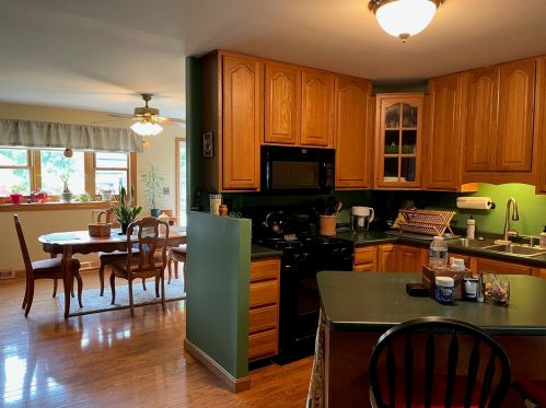35 Terry St, Nashua, NH 03064-1432