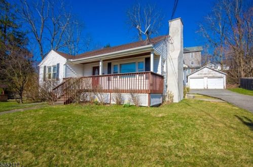 41 Main St, Wantage, NJ 07461-2306