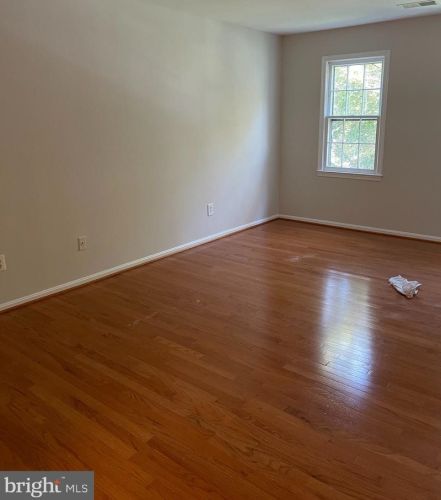 5216 Dunleigh Dr, Springfield VA  22015-1644 exterior