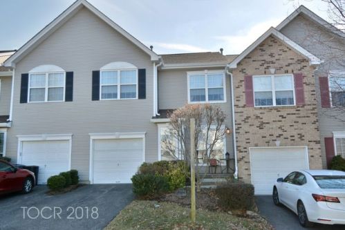 535 Cascade Ct, Mahwah, NJ 07430-2751