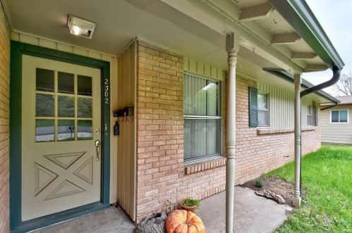 2302 Barton Skwy, Austin TX  78704-4704 exterior