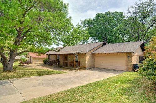 3033 Gunnison Trl, Fort Worth TX  76116-5037 exterior