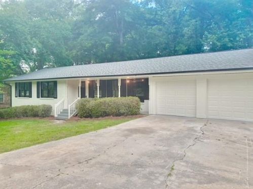 1674 Rhonda Ln, Stone Mountain, GA 30087-3218