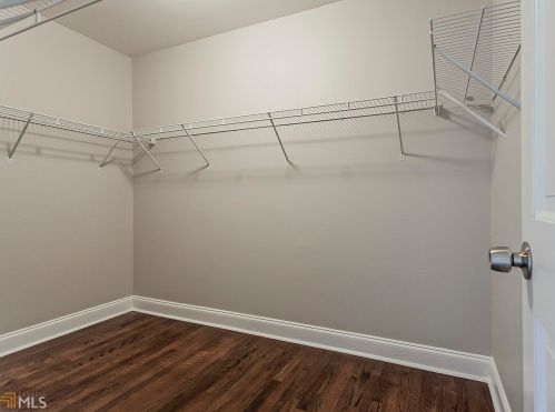 810 Mabry Rd, Atlanta GA  30328-2662 exterior
