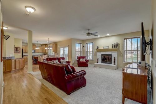 394 Bloomfield Cir, Oswego, IL 60543-5216