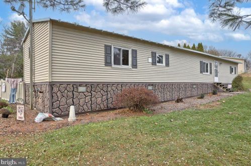 606 Spg Gdn St, Carlisle PA  17013-2526 exterior