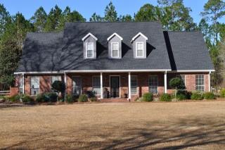 119 Barrington Dr, Jesup, GA 31545-1904