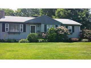 65 Rancocos Dr, Warwick, RI 02888-5507