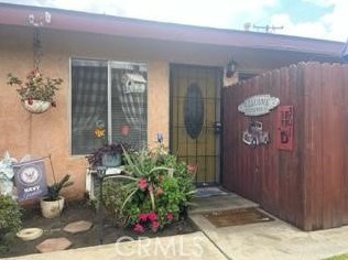 301 Tustin Ave, Anaheim CA  92807-2633 exterior