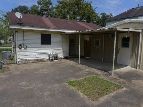 6023 Gresham St, Wallis TX  77485-9897 exterior