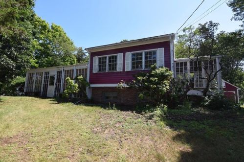 34 Langworthy Rd, Westerly, RI 02891-3935