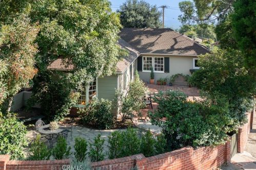 2896 Lake Ave, Altadena, CA 91001-1620