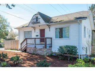 5233 Cesar E Chavez Blvd, Portland OR  97202-7607 exterior