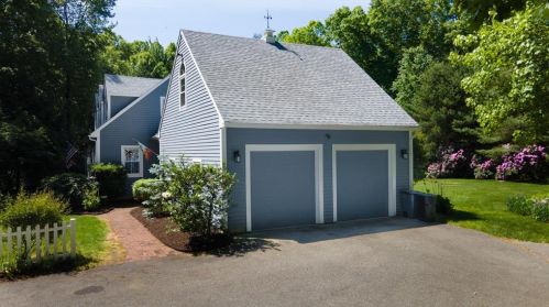 89 Log Rd, Burrillville, RI 02830-1815