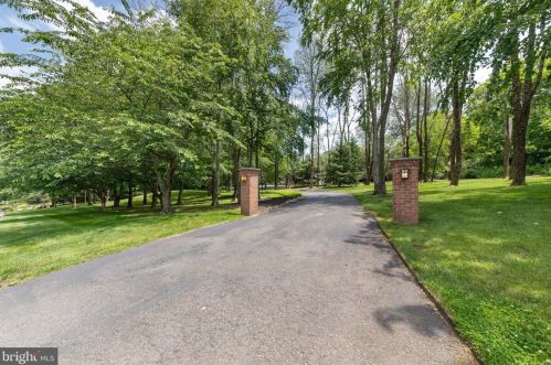 5 Stout Rd, Princeton, NJ 08540-7440