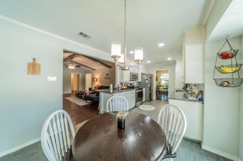 4128 Alicante Ave, Fort Worth TX  76133-5561 exterior