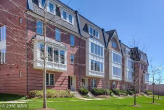 9672 Cedar Farm Cir, Fairfax, VA 22031-5404