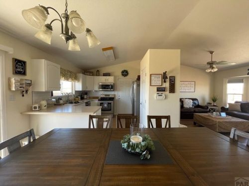 574 Marigold Dr, Pueblo CO  81007-1135 exterior