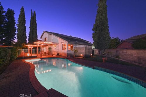 302 Montessori Ave, Placentia, CA 92870-1826