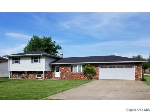 104 Bob O Link Ln, Virden, IL 62690-9743