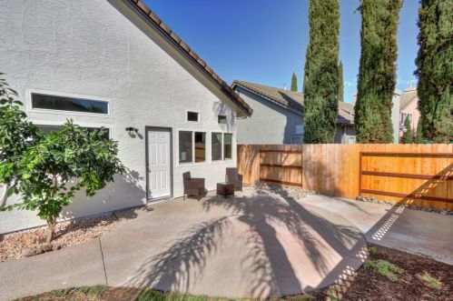 8539 Sun Sprite Ct, Elk Grove CA  95624-3809 exterior