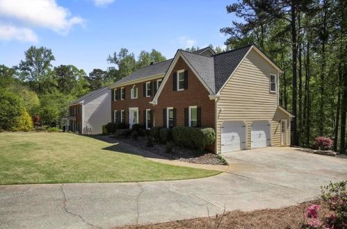425 Guilford Cir, Marietta, GA 30068-3028