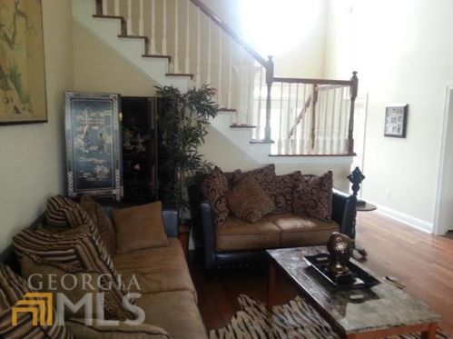 202 Roseine Dr, Warner Robins, GA 31088-8682