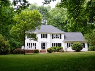6112 Tamannary Dr, Greensboro, NC 27455-9238