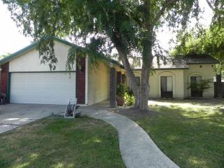 2428 Edison Ct, Visalia, CA 93292-2269