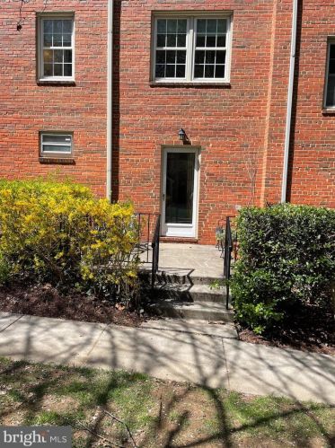 2216 Washington Ave, Silver Spring MD  20910-2625 exterior