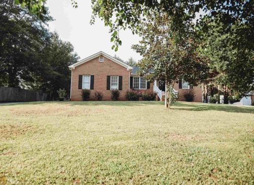 248 Memorial Dr, Barnesville, GA 30204-1924