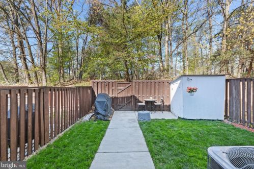 12588 Plymouth Ct, Woodbridge VA  22192-2321 exterior