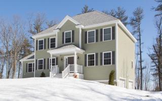 27 Lawrence Rd, Derry, NH 03038-4189