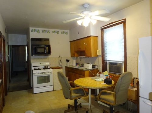 4501 Whipple St, Chicago, IL 60632-2540