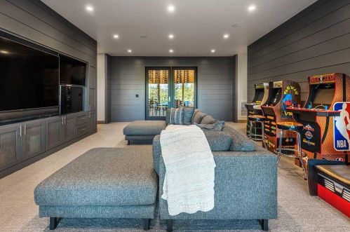 265 Laura Knight, Truckee CA  96161-5170 exterior