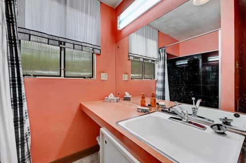 1804 Alta Vis Ave, Austin TX  78704-5226 exterior