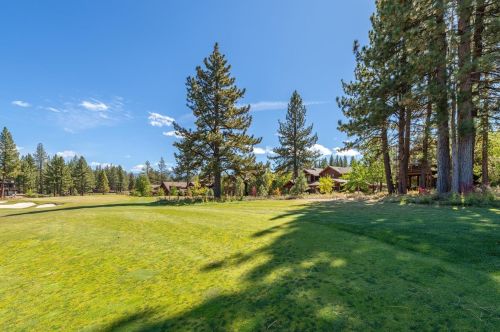 10240 Valmont Trl, Truckee CA  96161-2072 exterior