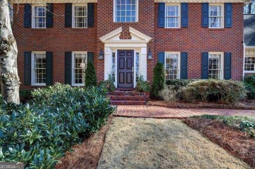 7365 Crompton Ct, Atlanta, GA 30350-5660