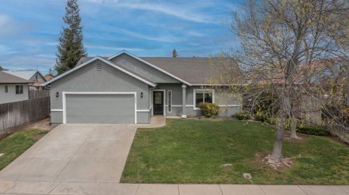1809 Red Pine Dr, Modesto, CA 95351-2941