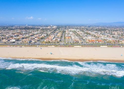 624 15th St, Huntington Beach CA  92648-4048 exterior