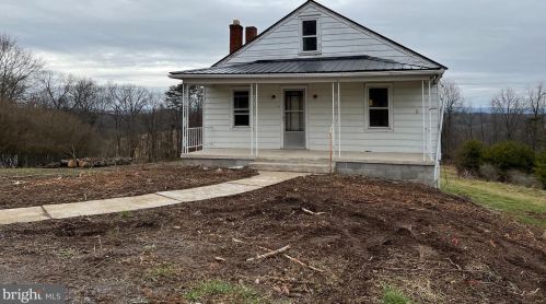 4641 Martinsburg Rd, Berkeley Springs WV  25411-5053 exterior