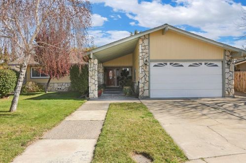 729 Saratoga St, Manteca, CA 95336-3337