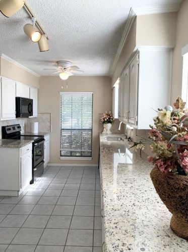 1816 Post Oak Ln, Carrollton TX  75007-5218 exterior