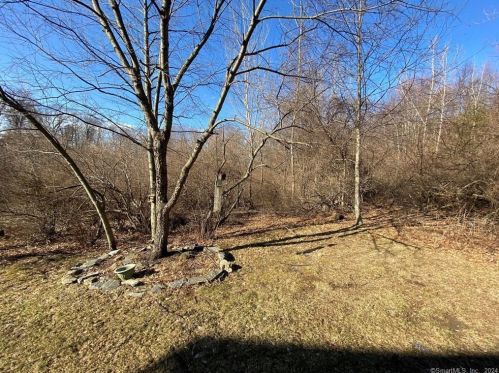 17 Cornerstone Dr, Derby CT  06418-1145 exterior