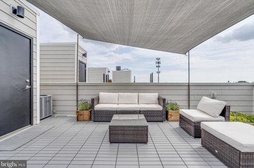 1421 Howard St, Philadelphia PA  19122-3905 exterior