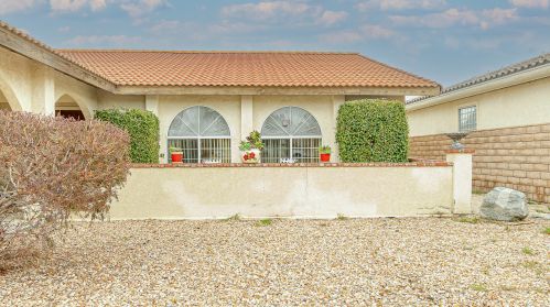 8551 Warwick Dr, Desert Hot Springs, CA 92240-1125