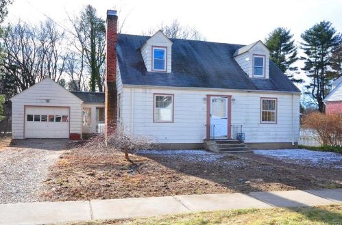 11 Laurel Ave, Windsor, CT 06095-3602