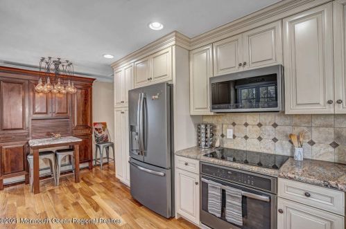 1400 Cp Ave, Tinton Falls NJ 07712-4803 exterior