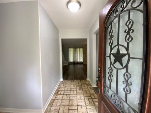 803 Glen Hollow Dr, Conroe TX  77385-7716 exterior